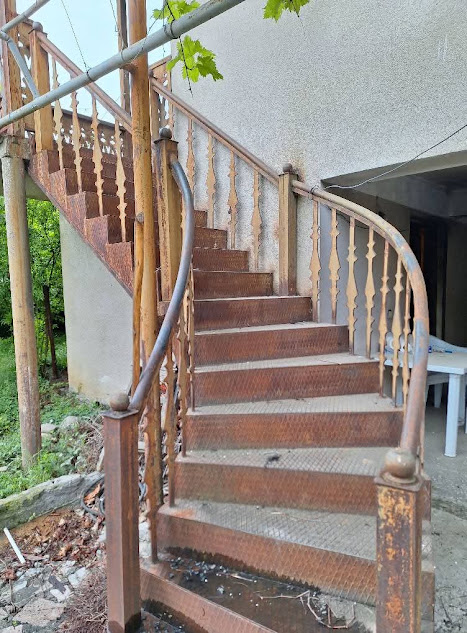 🏡 იყიდება ორსართულიანი კაპიტალური სახლი გურჯაანში!