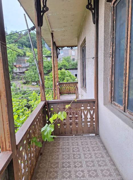 🏡 იყიდება ორსართულიანი კაპიტალური სახლი გურჯაანში!