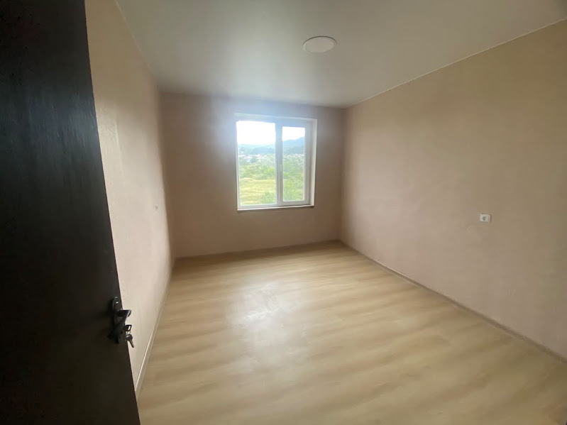 🏢 იყიდება ახალი გარემონტებული ბინა თელავში
